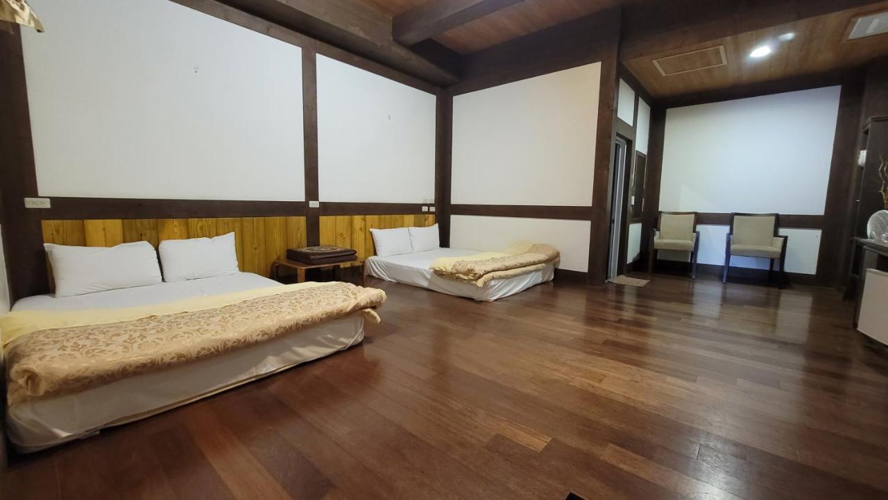 Maple Leave Holiday Villa Ренай Экстерьер фото